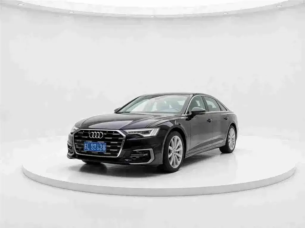 Audi A6L — фото 1