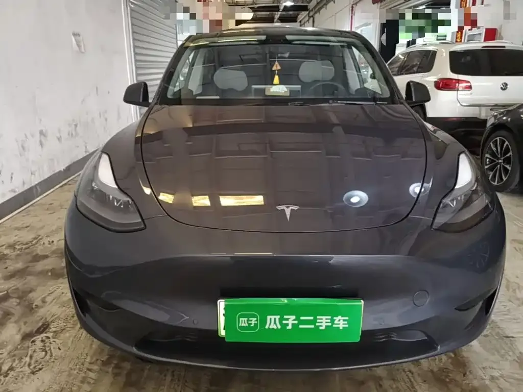 Tesla Model Y — фото 8