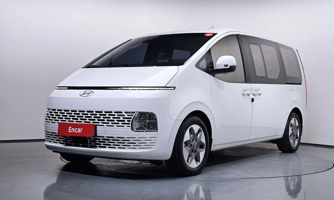 Hyundai Staria — фото 1