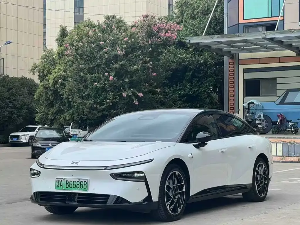 XPeng P7+ — фото 1
