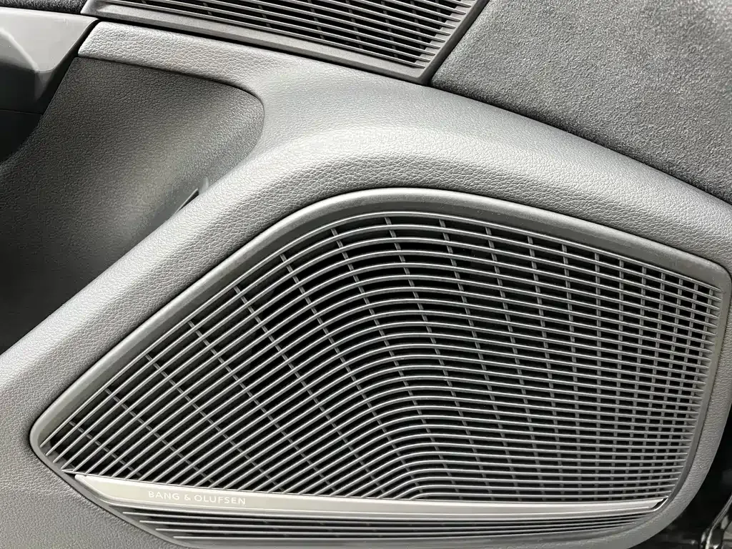 Audi RS 4 — фото 10