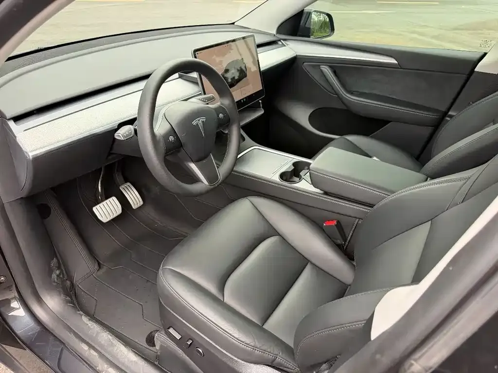 Tesla Model Y — фото 4