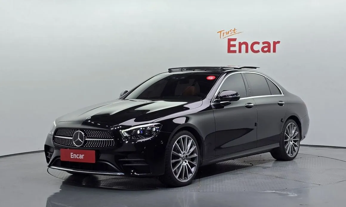 Mercedes-Benz E-Class — фото 1