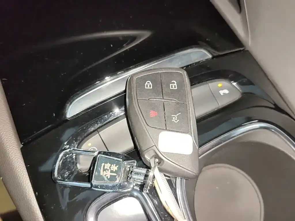 Buick Envision Plus — фото 9