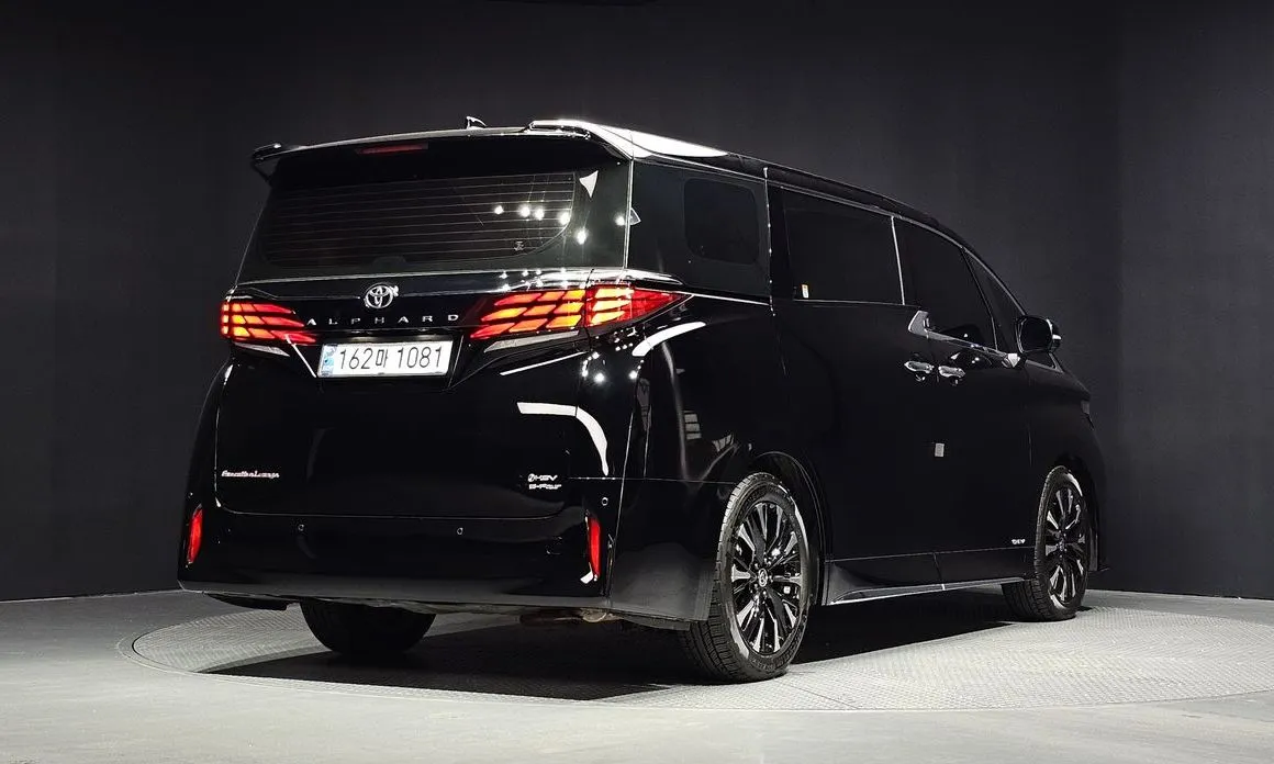 Toyota Alphard — фото 3