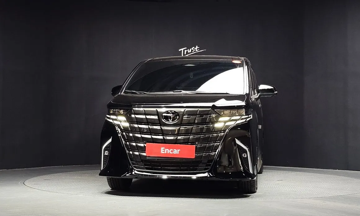 Toyota Alphard — фото 2