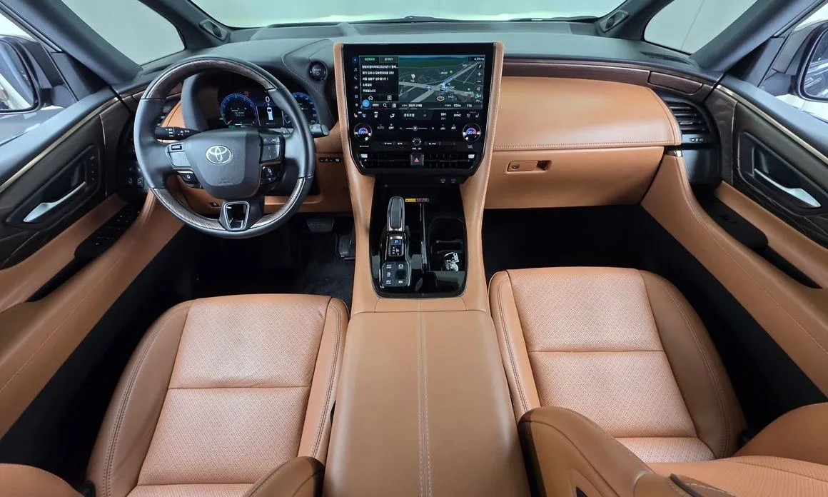 Toyota Alphard — фото 5