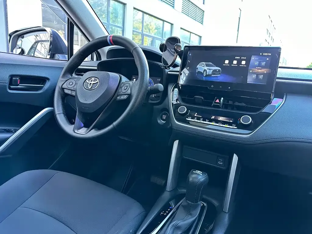 Toyota Corolla Cross — фото 9