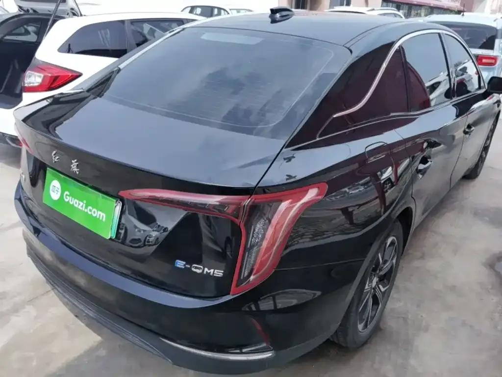 Hongqi E-QM5 — фото 3