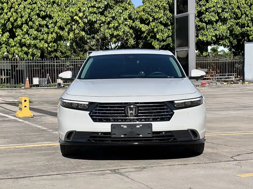 Honda Accord — фото 10