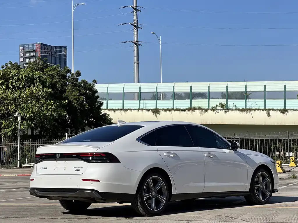 Honda Accord — фото 4