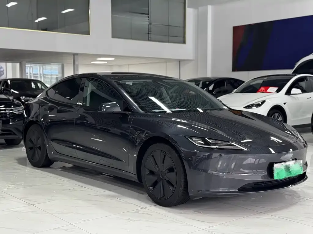 Tesla Model 3 — фото 10