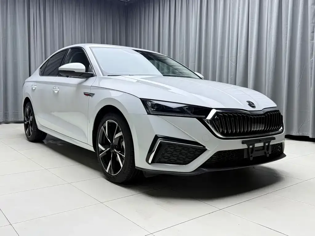 Skoda Octavia — фото 5