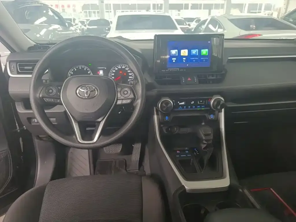 Toyota RAV4 — фото 2