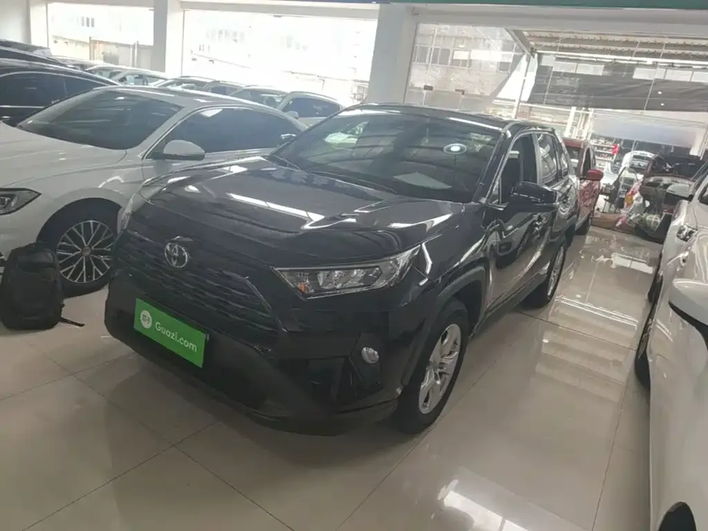 Toyota RAV4 — фото 3