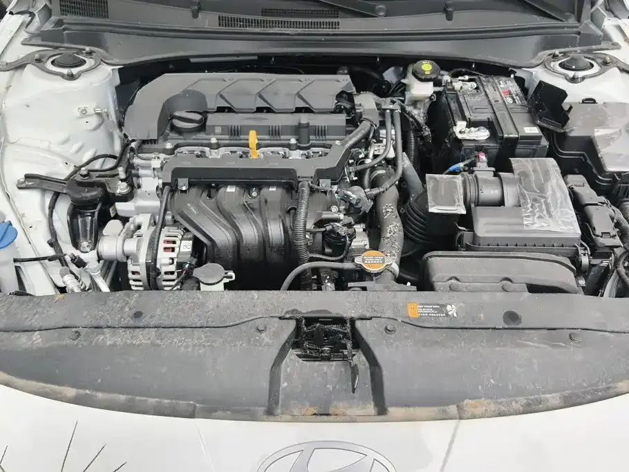 Hyundai Elantra — фото 2