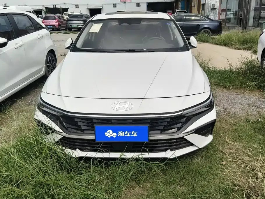 Hyundai Elantra — фото 10