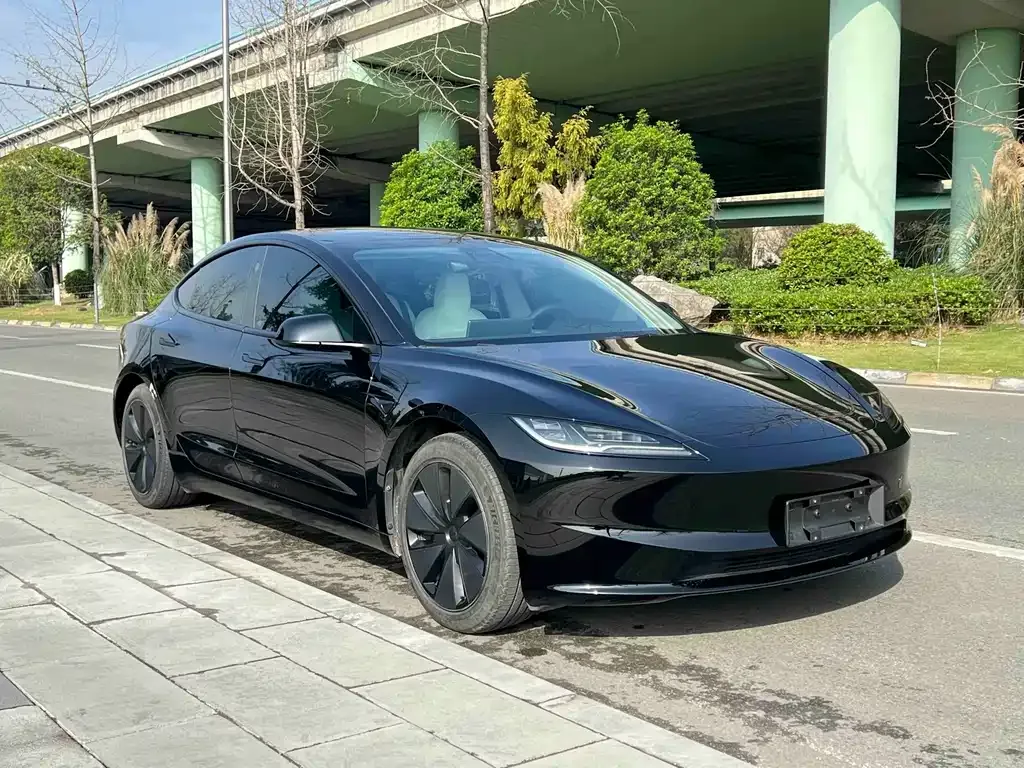 Tesla Model 3 — фото 8
