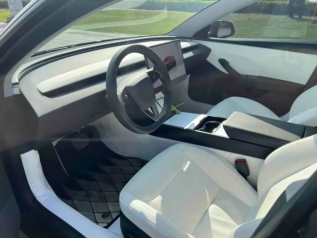 Tesla Model 3 — фото 2