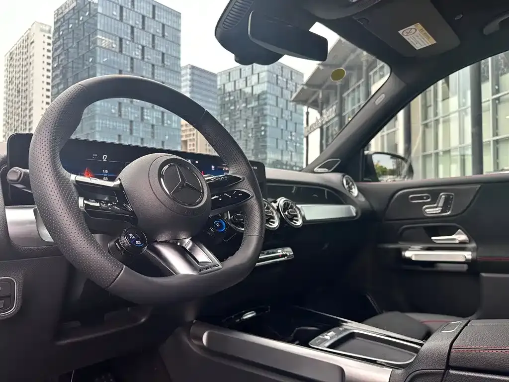 Mercedes-Benz GLB AMG — фото 9