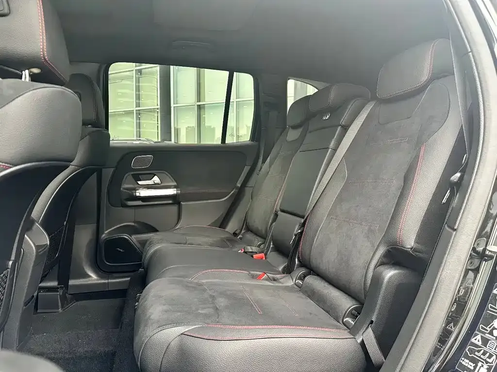 Mercedes-Benz GLB AMG — фото 10