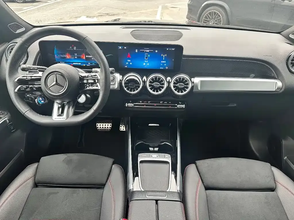 Mercedes-Benz GLB AMG — фото 2