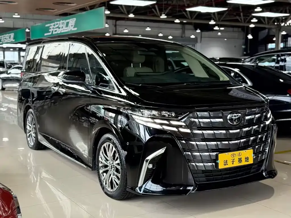 Toyota Alphard — фото 4