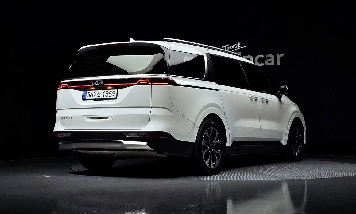 Kia Carnival — фото 3
