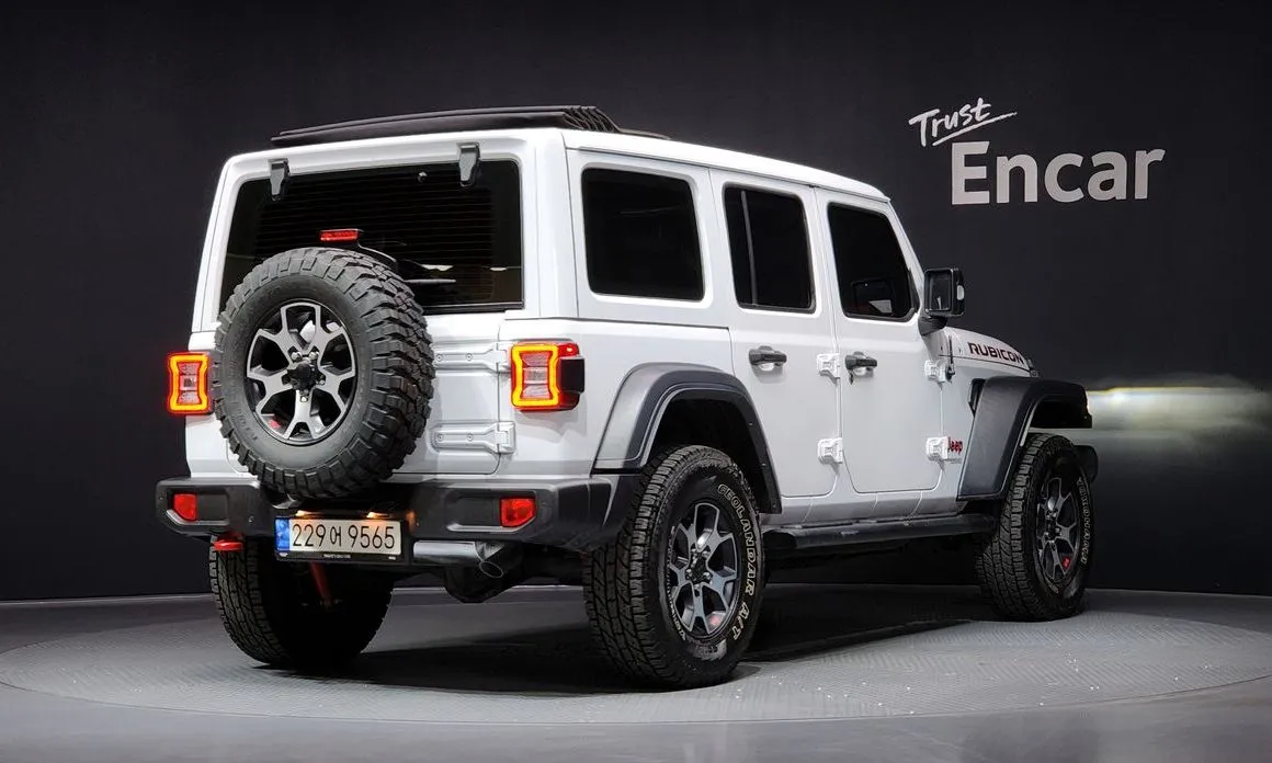 Jeep Wrangler — фото 10