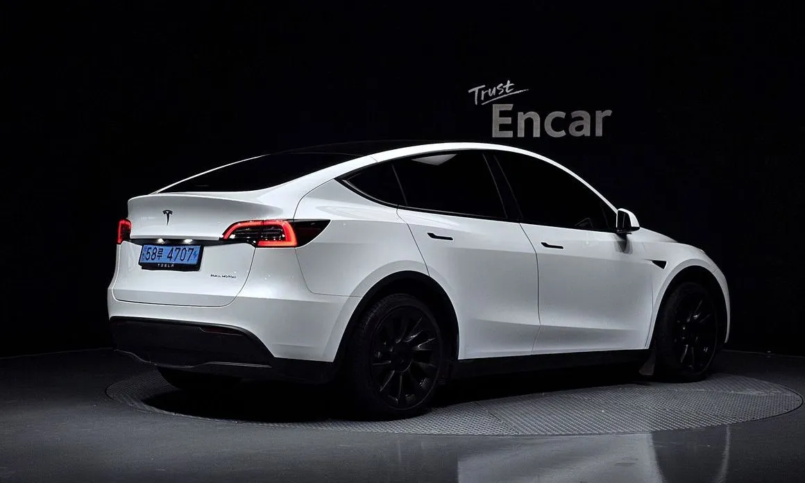 Tesla Model Y — фото 4