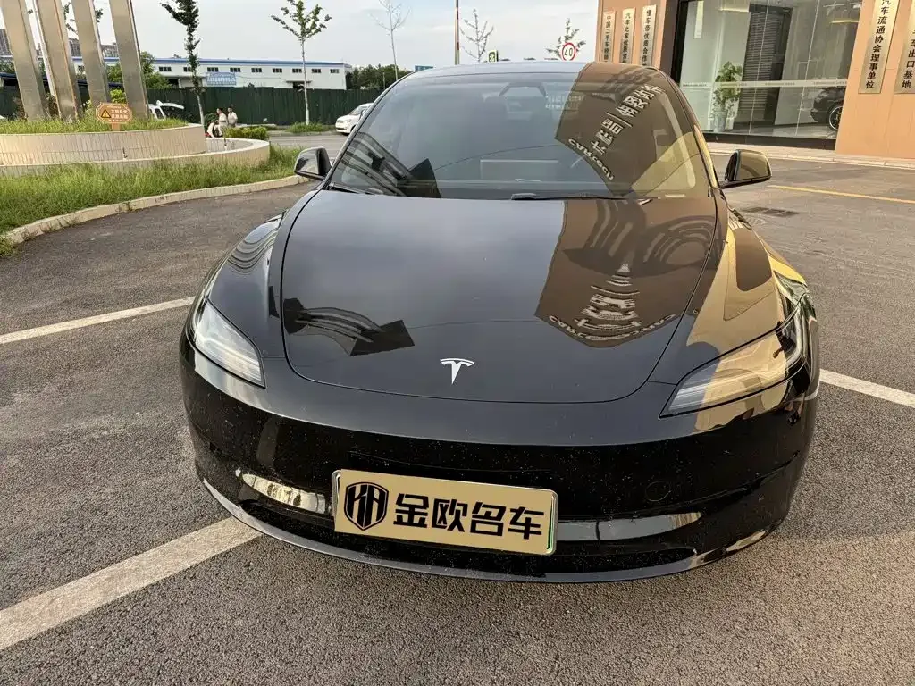 Tesla Model 3 — фото 8