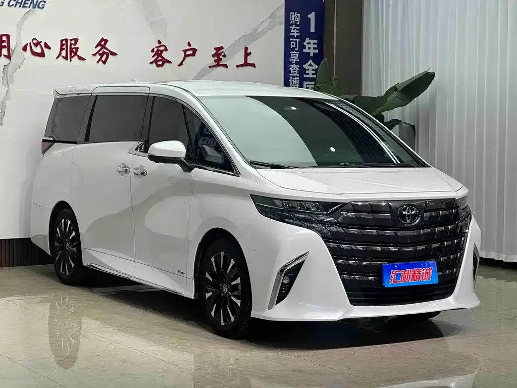Toyota Alphard — фото 3