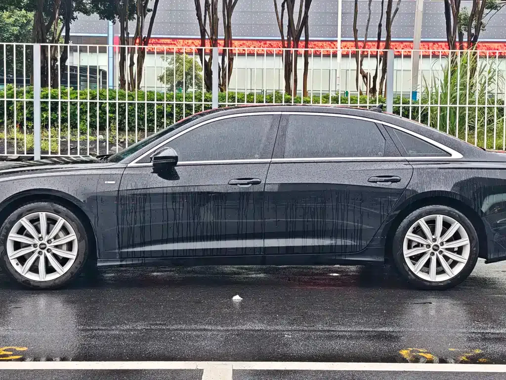 Audi A6L — фото 10