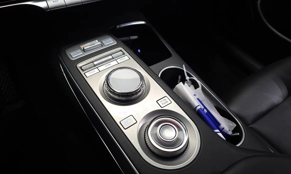 Genesis GV70 — фото 2