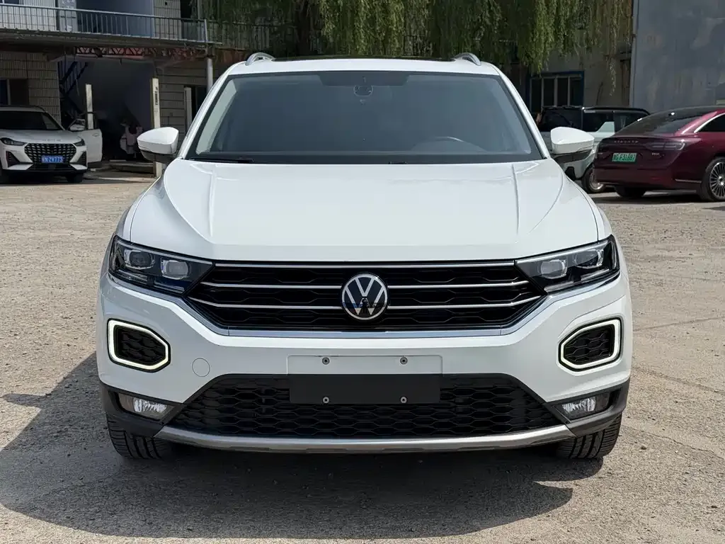 Volkswagen T-Roc — фото 8