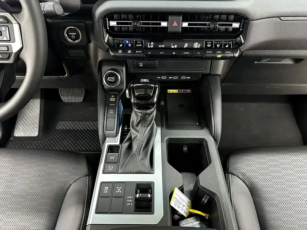 Toyota Prado — фото 10