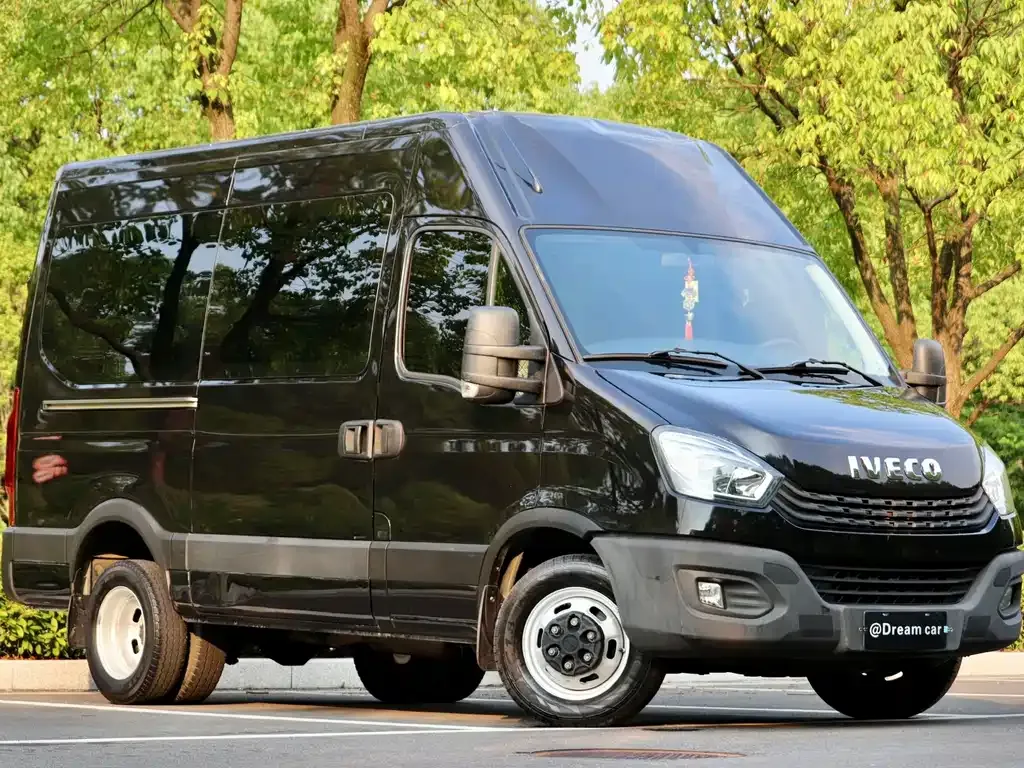 IVECO Ousheng — фото 4