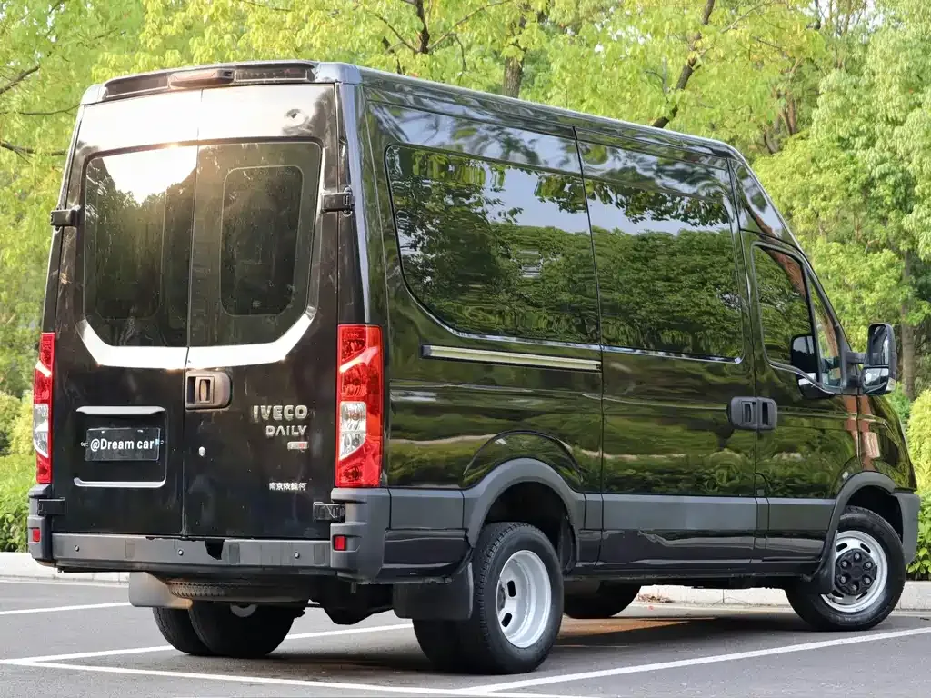 IVECO Ousheng — фото 8