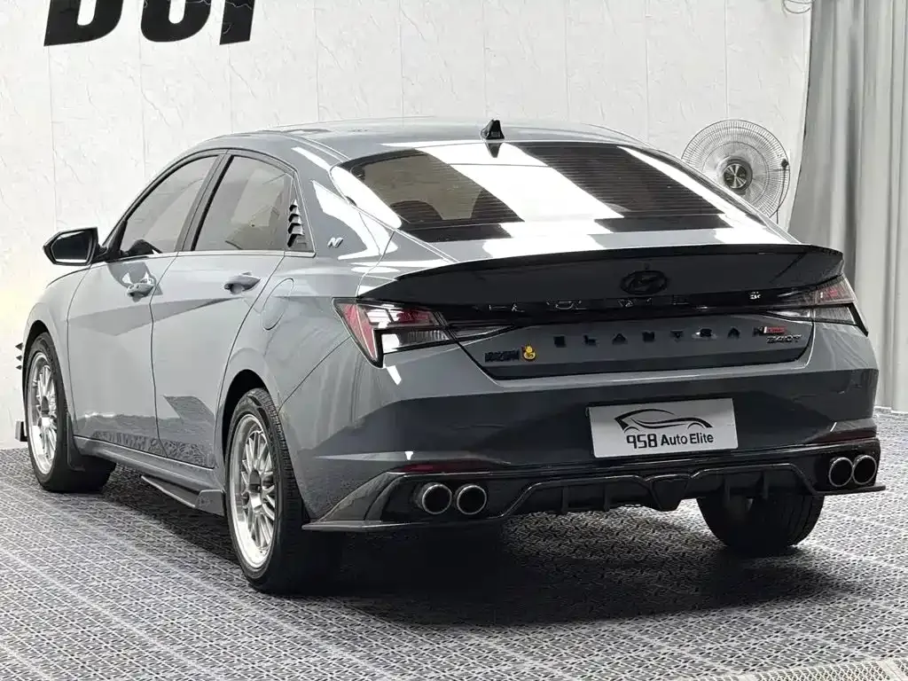 Hyundai Elantra — фото 10