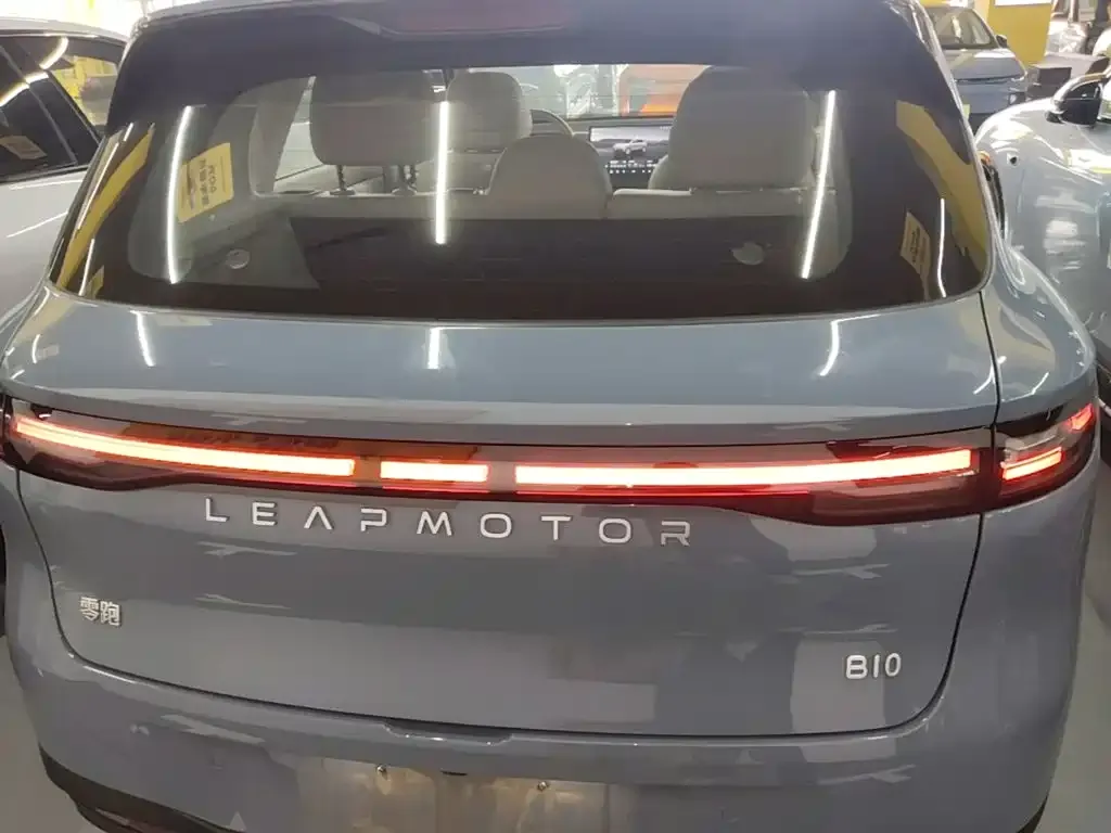 Leapmotor B10 — фото 10