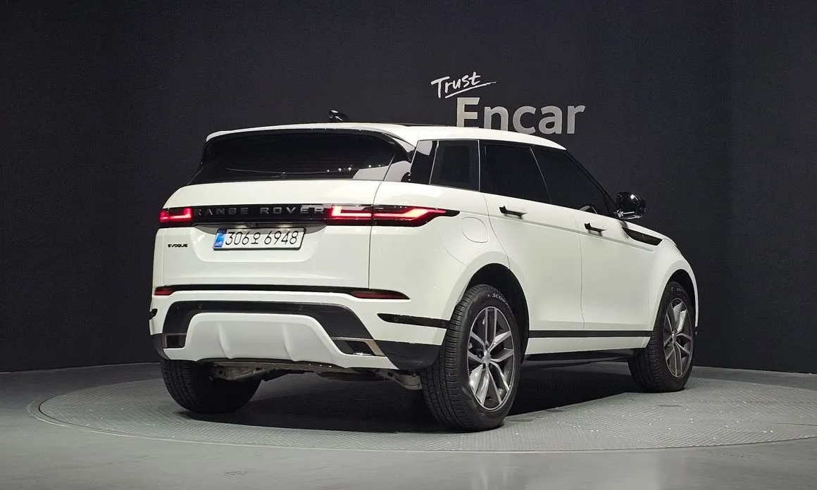 Land Rover Range Rover Evoque — фото 10