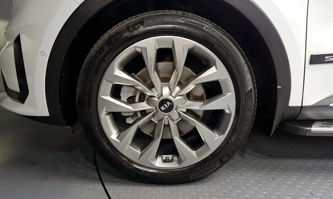 Kia Sorento — фото 9