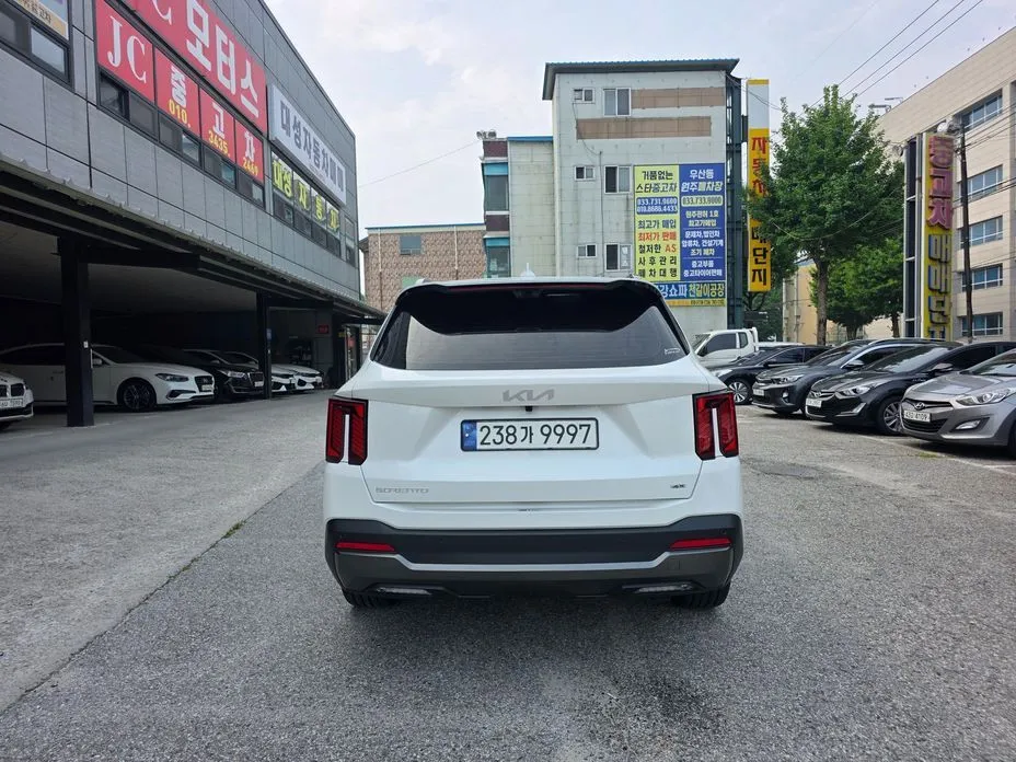 Kia Sorento — фото 10