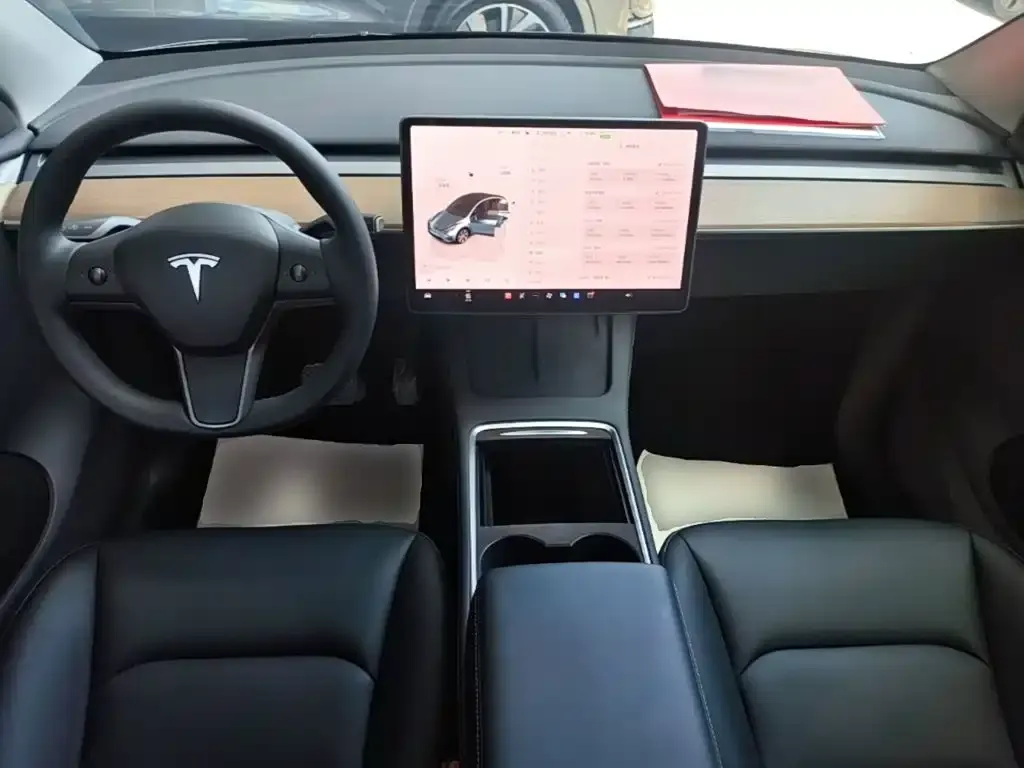 Tesla Model Y — фото 4
