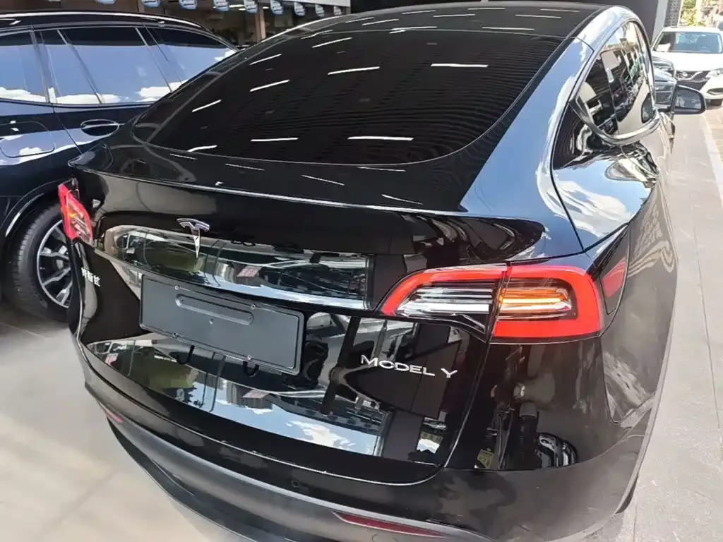 Tesla Model Y — фото 7