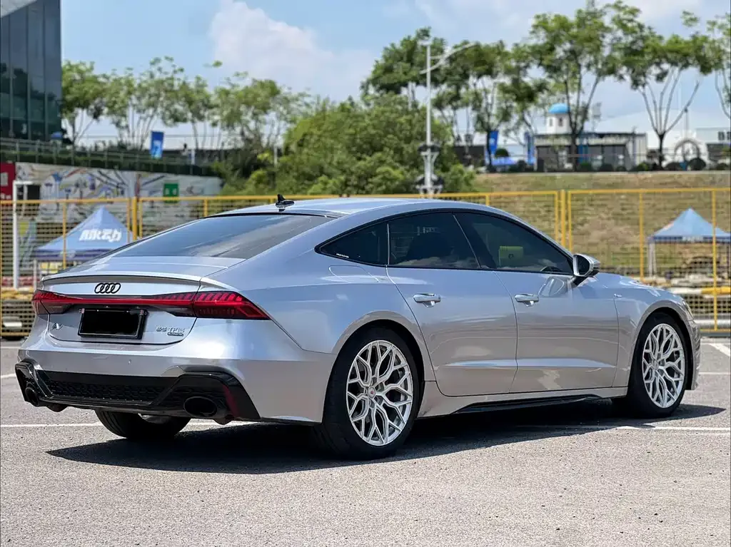 Audi A7 — фото 10