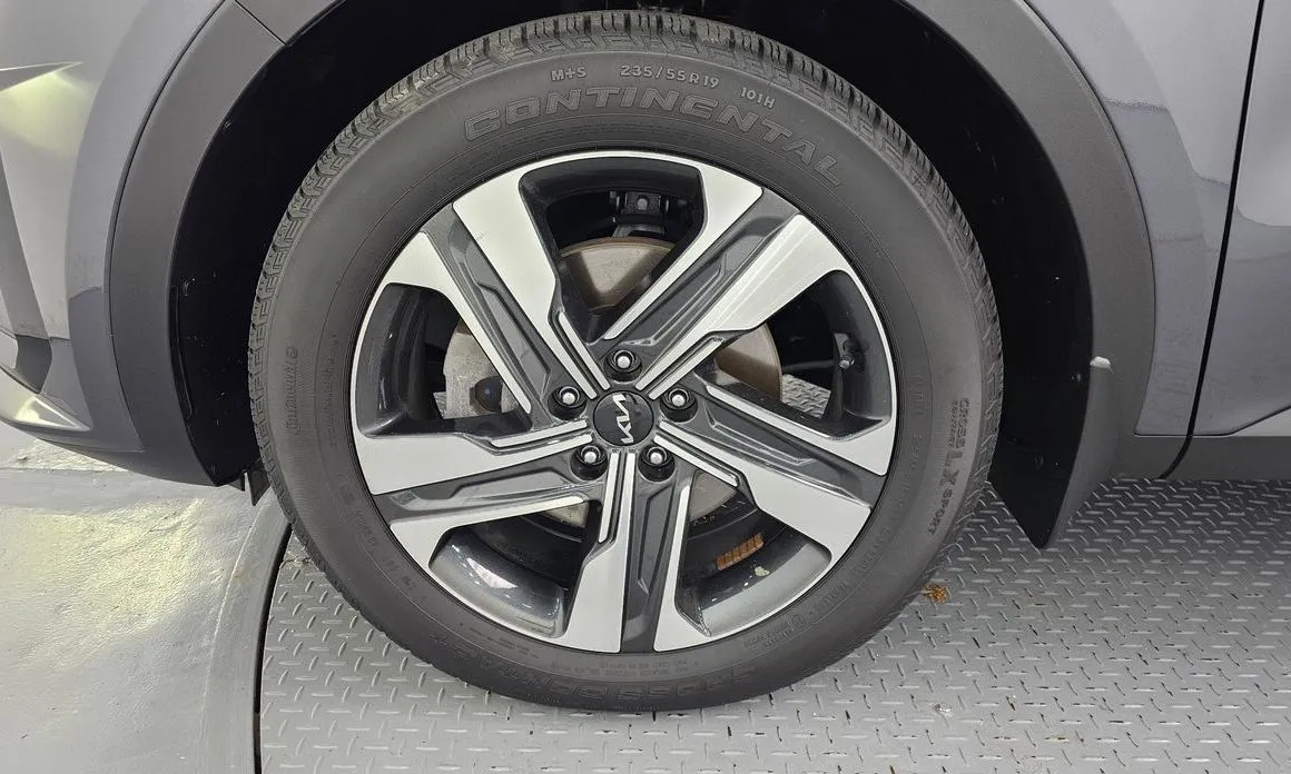 Kia Sorento — фото 9