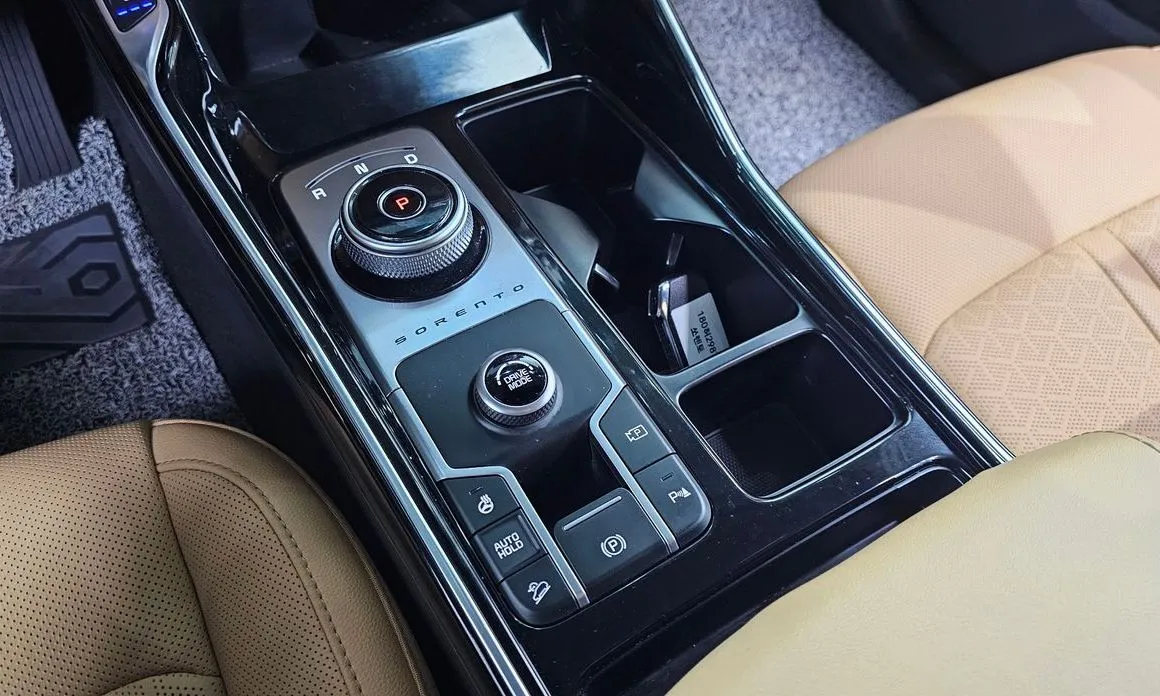 Kia Sorento — фото 6