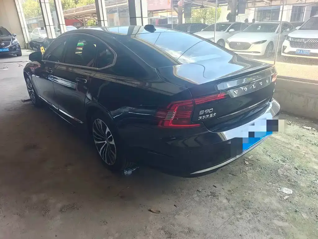Volvo S90 — фото 9