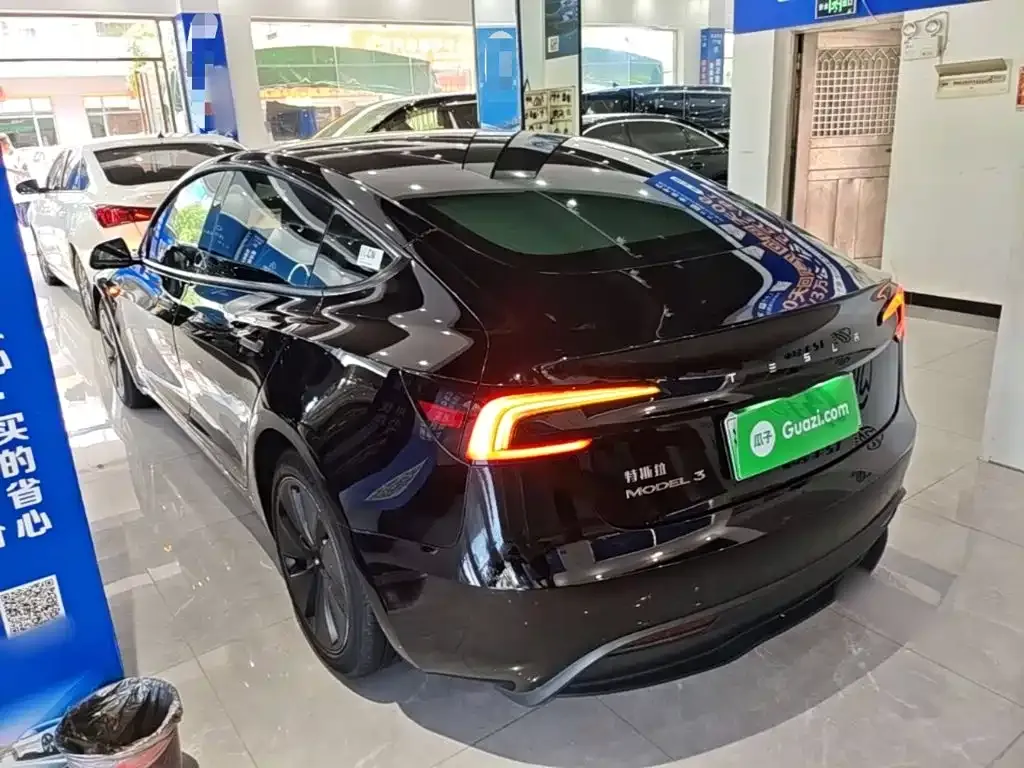 Tesla Model 3 — фото 6